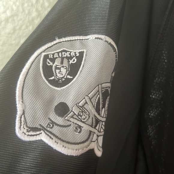 Vintage Las Vegas Raiders Jersey - Picture 5 of 10